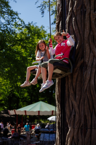 Kinderen spelen veilig in attractiepark de Waarbeek